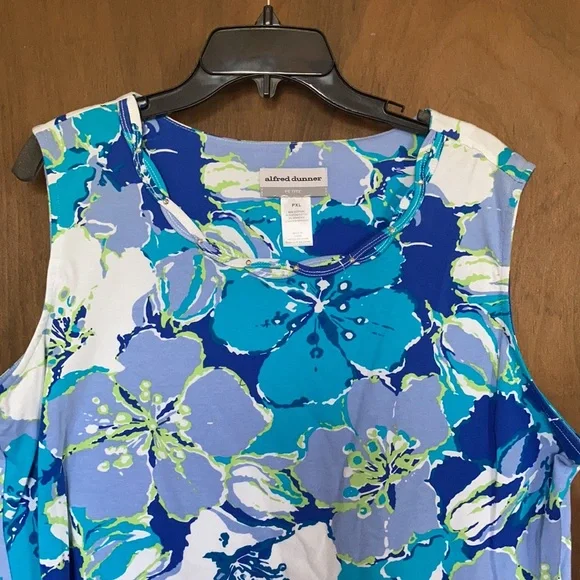 Offer$15 Alfred Dunner sleeveless floral top embellished neckline XLP - Picture 12 of 17
